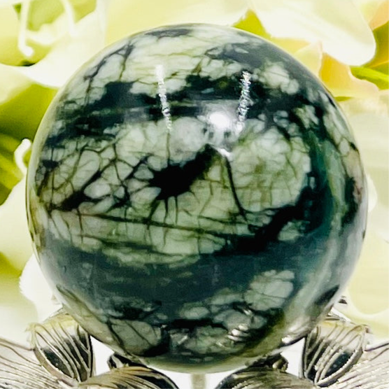 Jade Sphere Sphere Healing Crystal Ball 219g 54mm