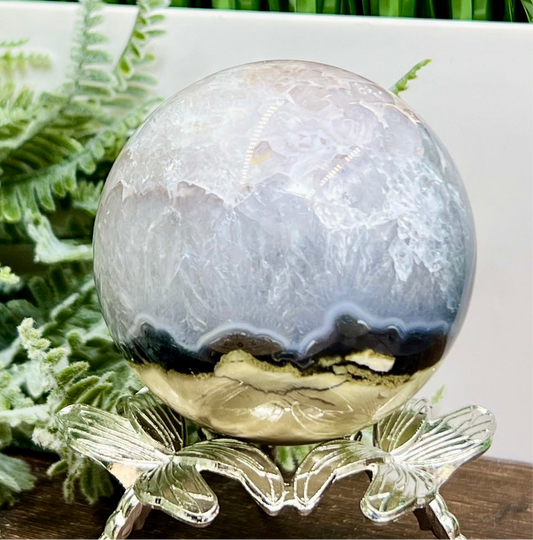 Volcanic Agate Quartz Sphere UV Reactive Healing Crystal Ball 378g 66mm