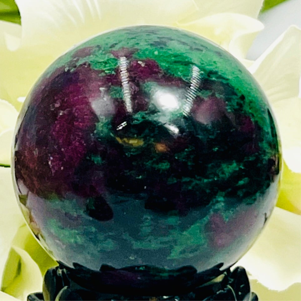 Ruby in Zoisite Sphere Healing Crystal Ball UV Reactive 511g 66mm