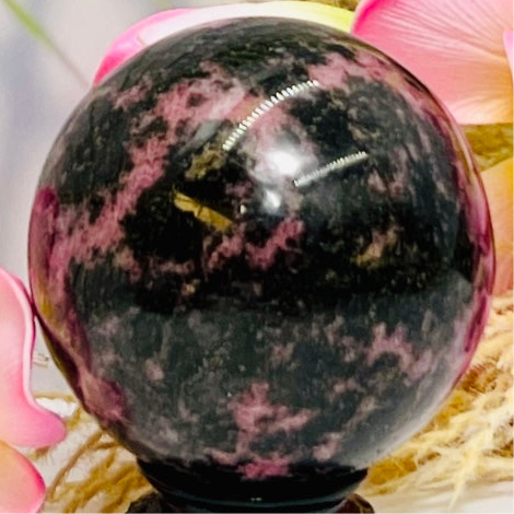 Rhodonite Sphere Healing Crystal Ball 562g 66mm