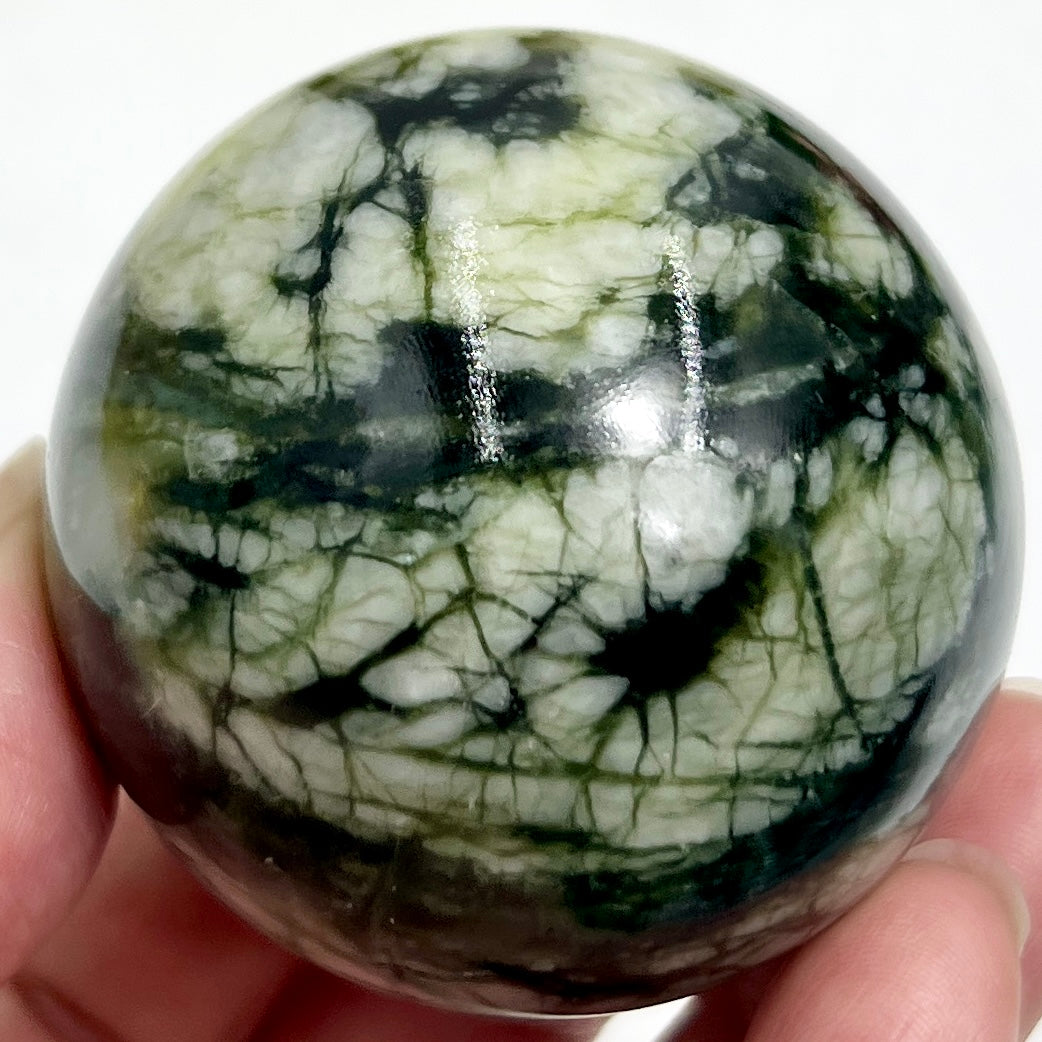 Jade Sphere Sphere Healing Crystal Ball 219g 54mm