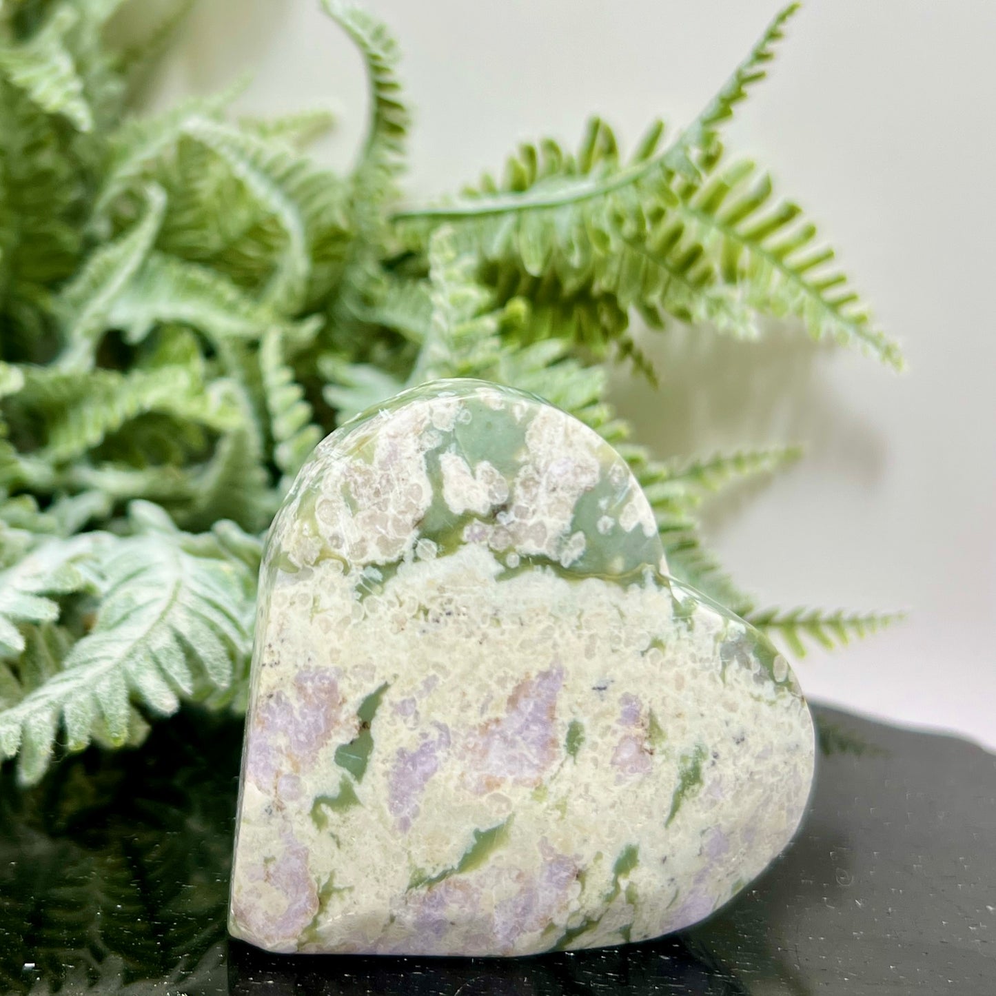 Lucky Jade Purple Stichtite Green Serpentine Palm Stones Meditation Crystals 130g