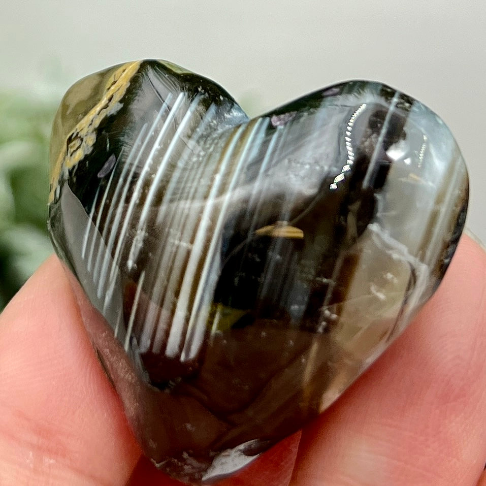 Volcanic Agate Heart UV Reactive Crystal 36g