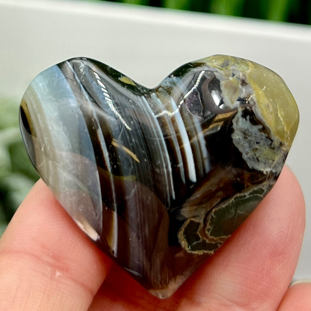 Volcanic Agate Heart UV Reactive Crystal 36g