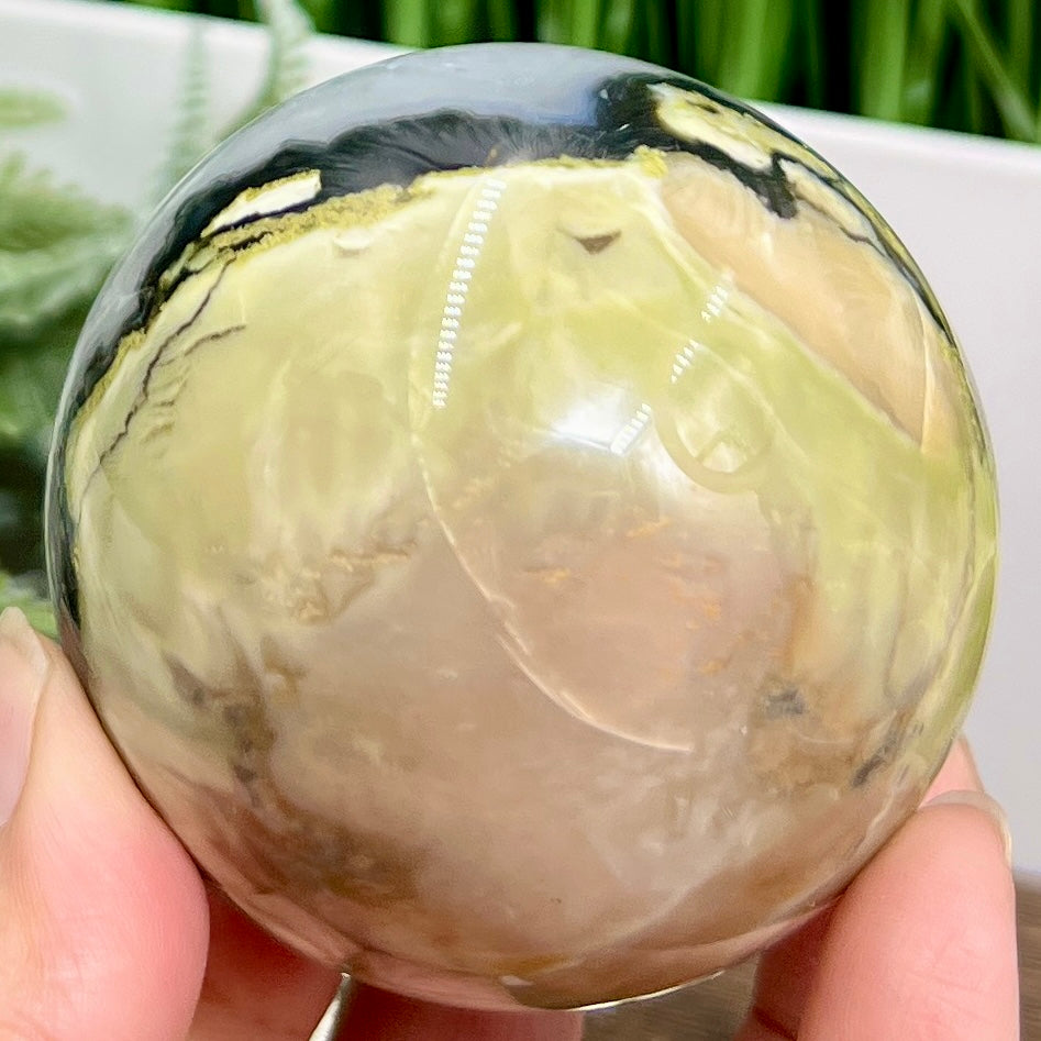 Volcanic Agate Quartz Sphere UV Reactive Healing Crystal Ball 378g 66mm