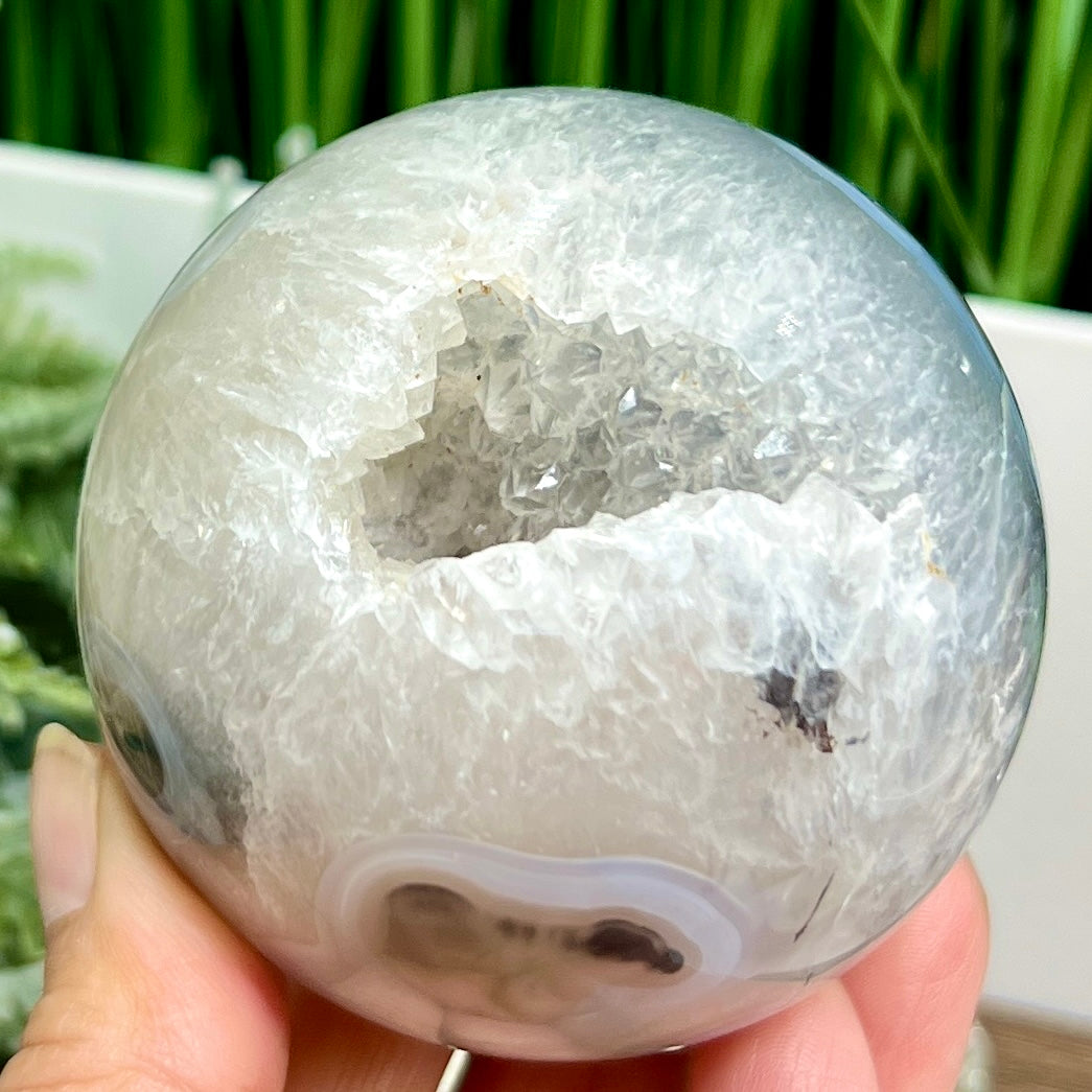 Volcanic Agate Quartz Sphere UV Reactive Healing Crystal Ball 436g 70mm