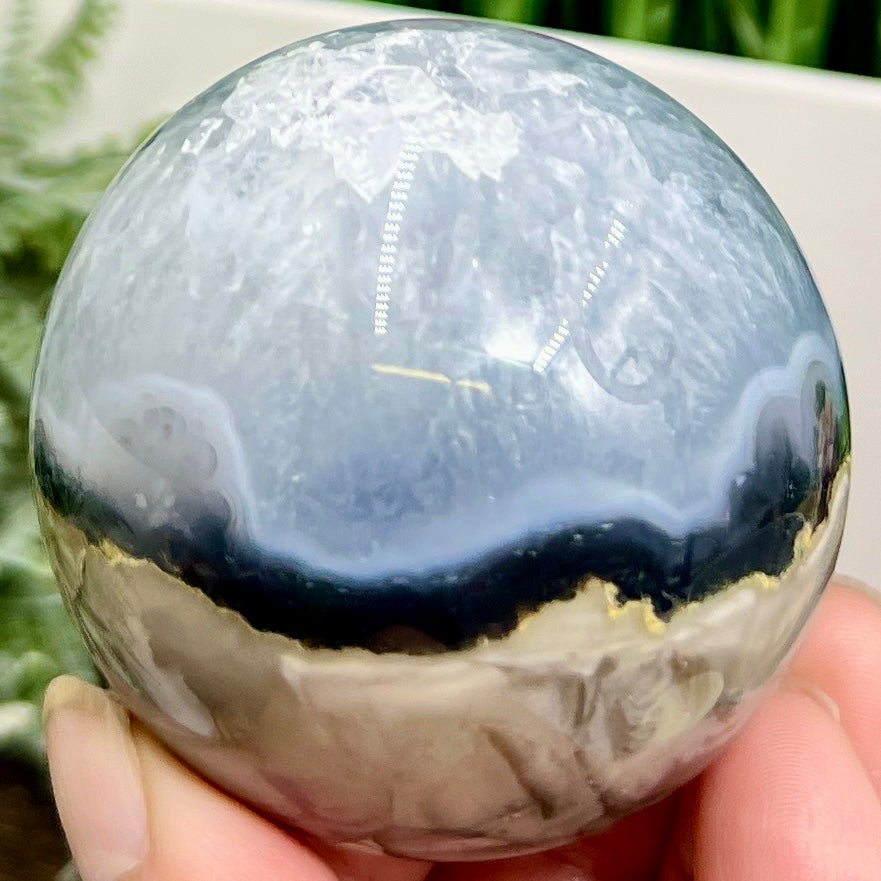 Volcanic Agate Quartz Sphere UV Reactive Healing Crystal Ball 260g 59mm