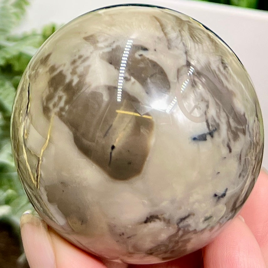 Volcanic Agate Quartz Sphere UV Reactive Healing Crystal Ball 260g 59mm