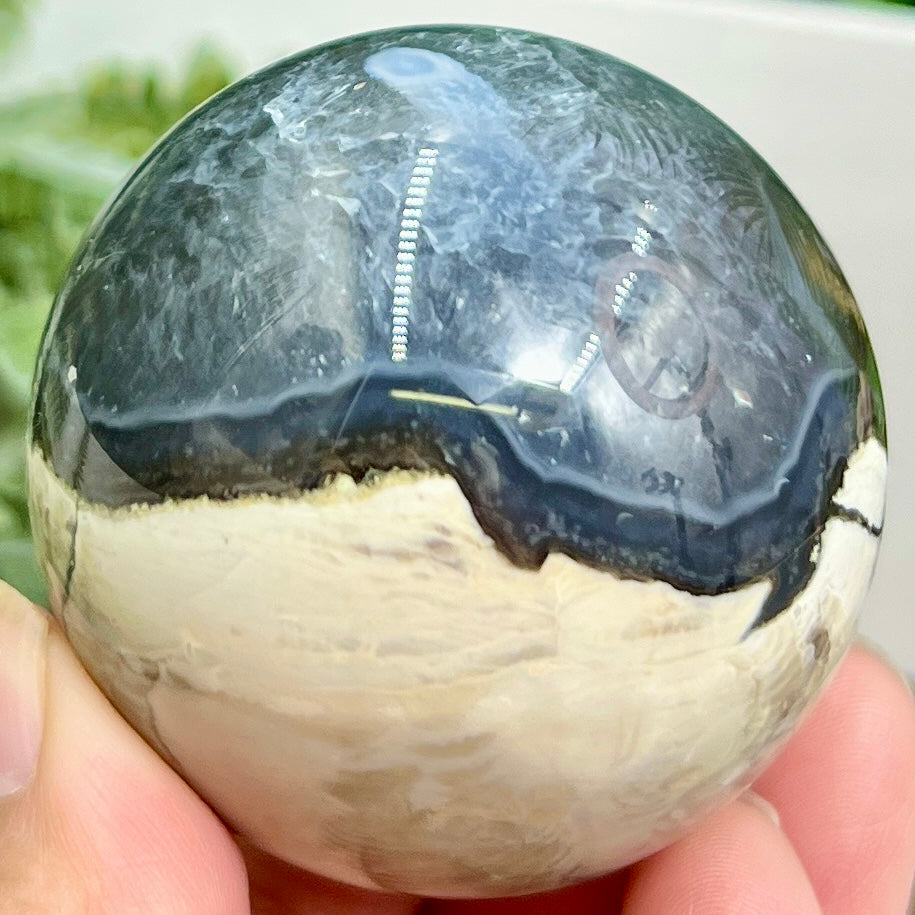 Volcanic Agate Quartz Sphere UV Reactive Healing Crystal Ball 226g 56mm