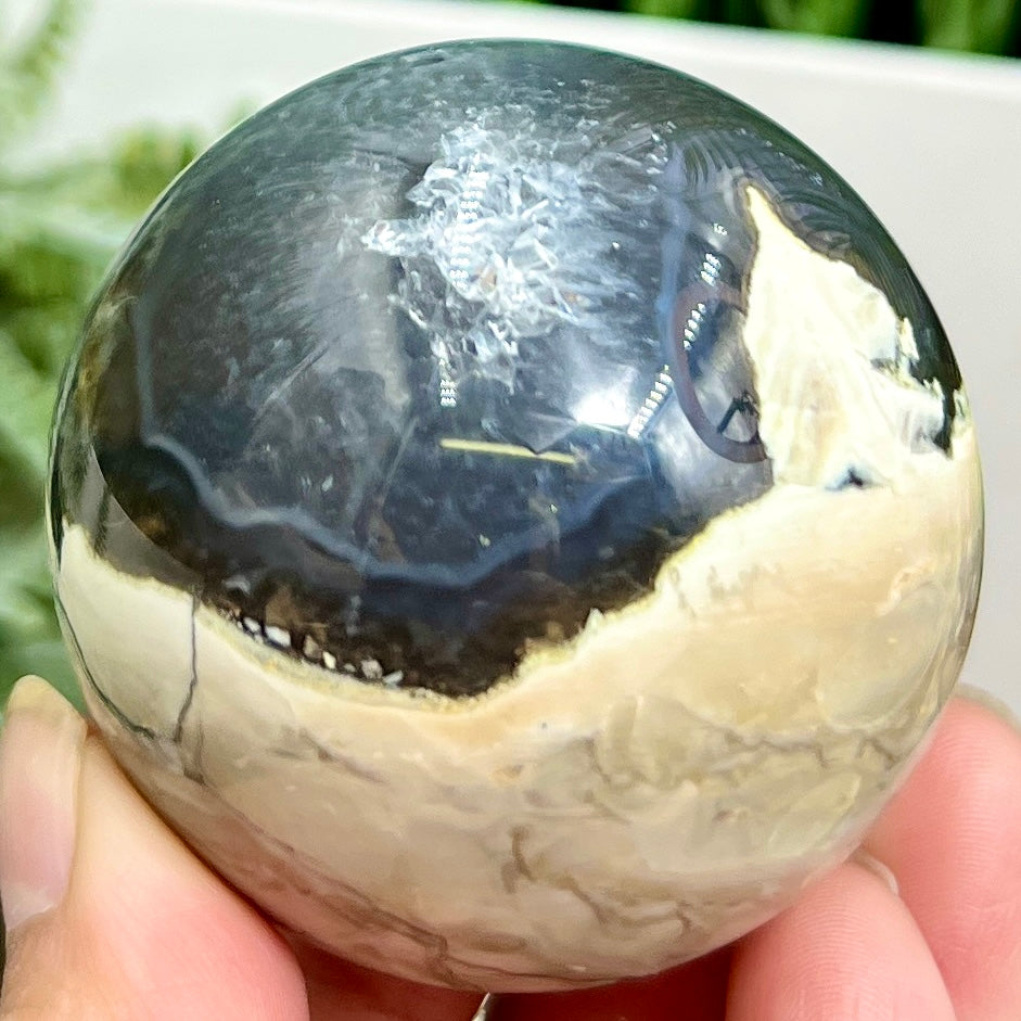 Volcanic Agate Quartz Sphere UV Reactive Healing Crystal Ball 226g 56mm