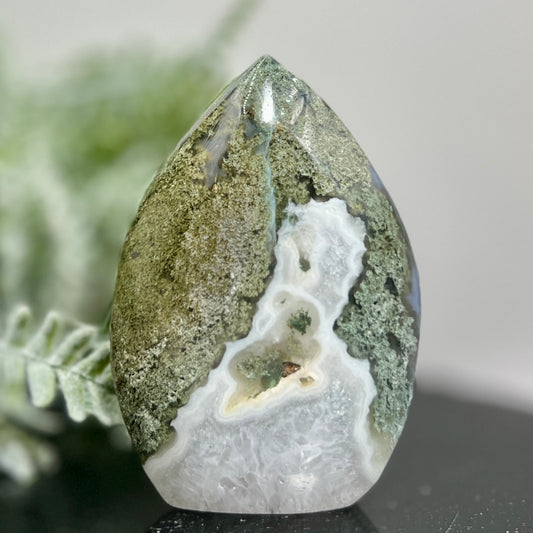 Moss Agate Quartz Druzy Flame High Quality Crystal 176g 82mm