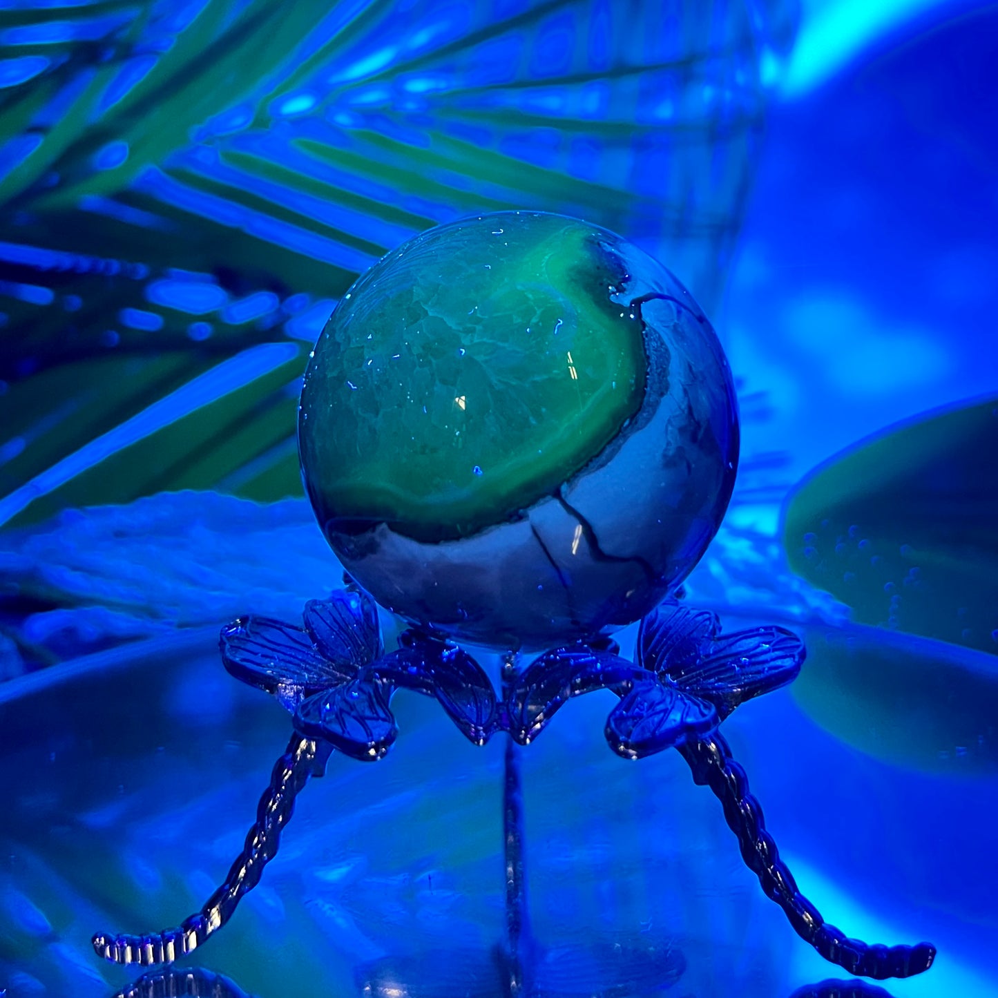 Volcanic Agate Quartz Sphere UV Reactive Healing Crystal Ball 236g 57mm