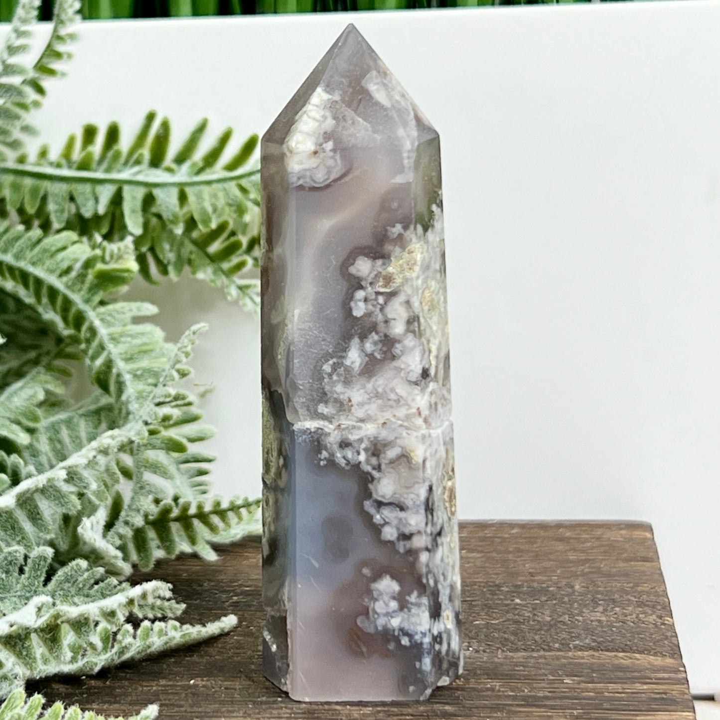 Black Flower Agate Tower Healing Crystal Generator 122g 96mm