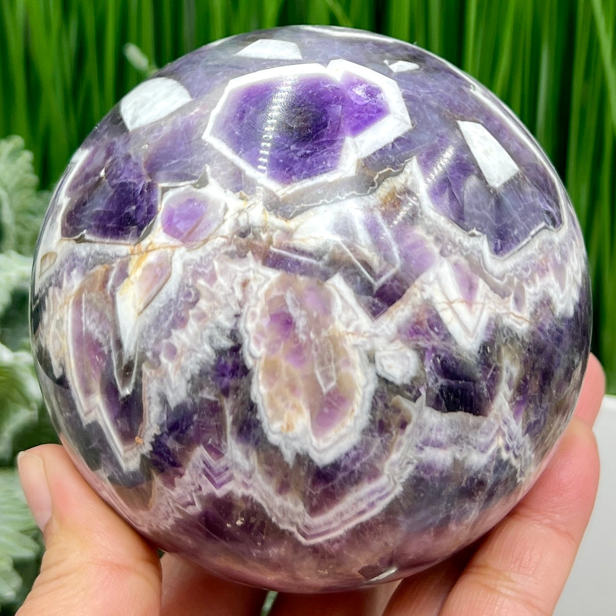 Chevron Dream Amethyst Sphere Healing Crystal Ball 1183g 95mm