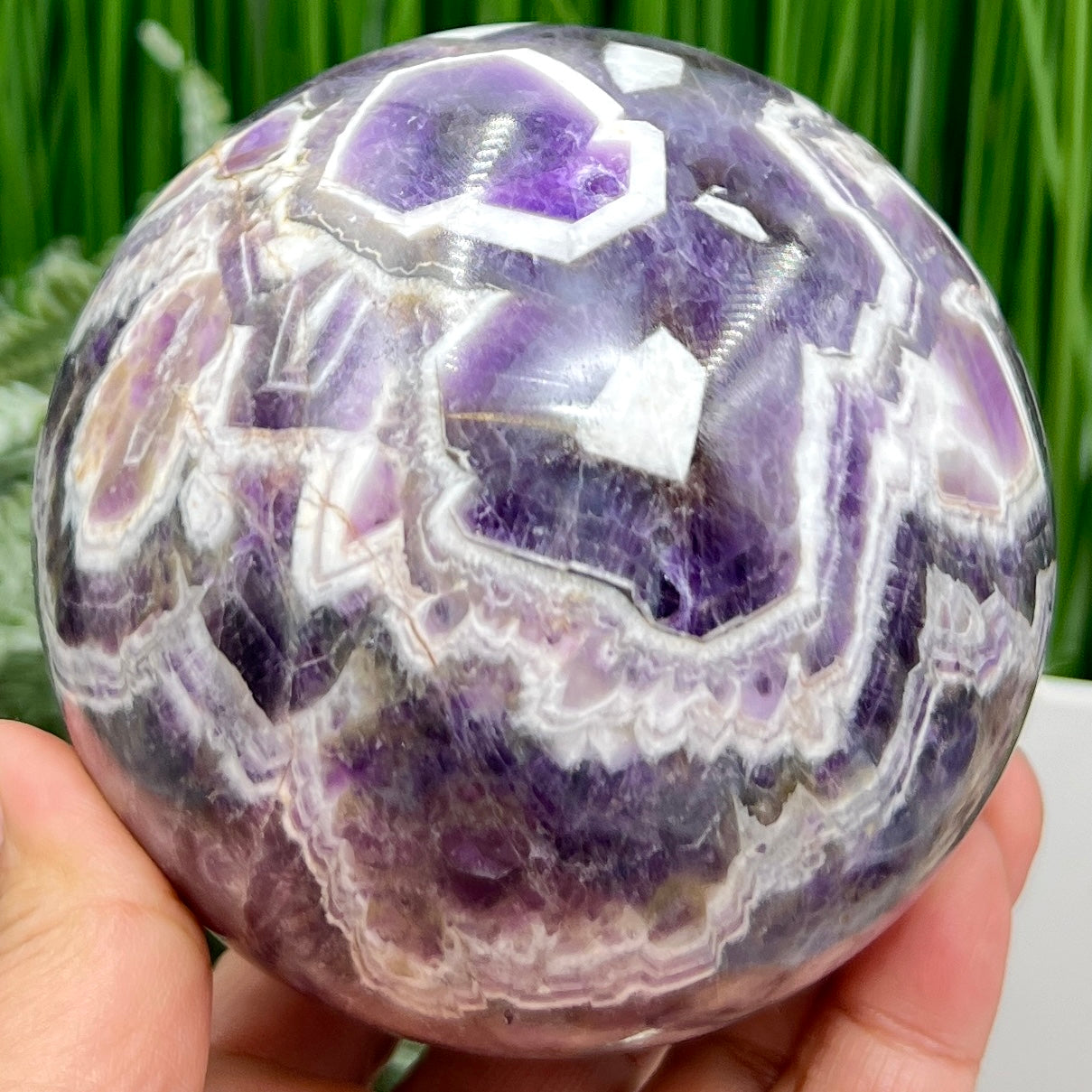 Chevron Dream Amethyst Sphere Healing Crystal Ball 1183g 95mm