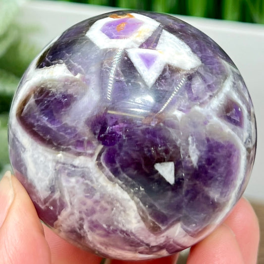 Chevron Dream Amethyst Sphere Healing Crystal Ball 248g 57mm