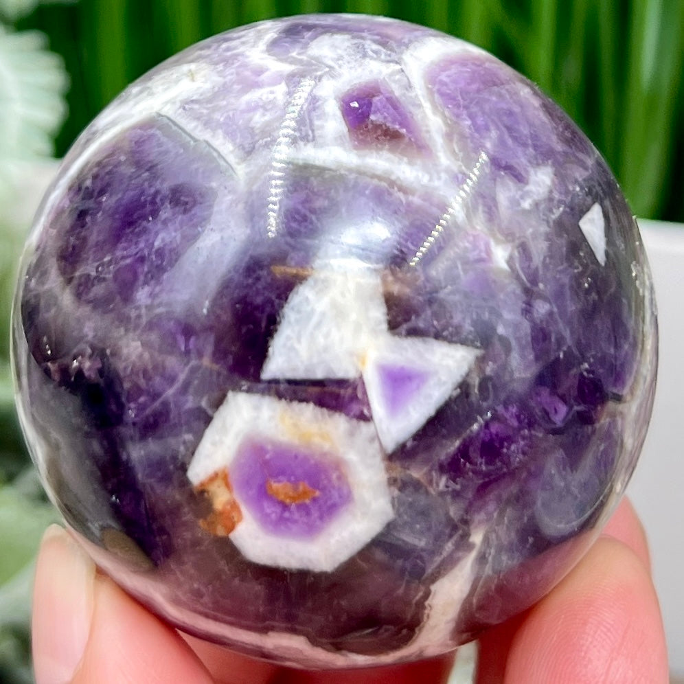 Chevron Dream Amethyst Sphere Healing Crystal Ball 248g 57mm