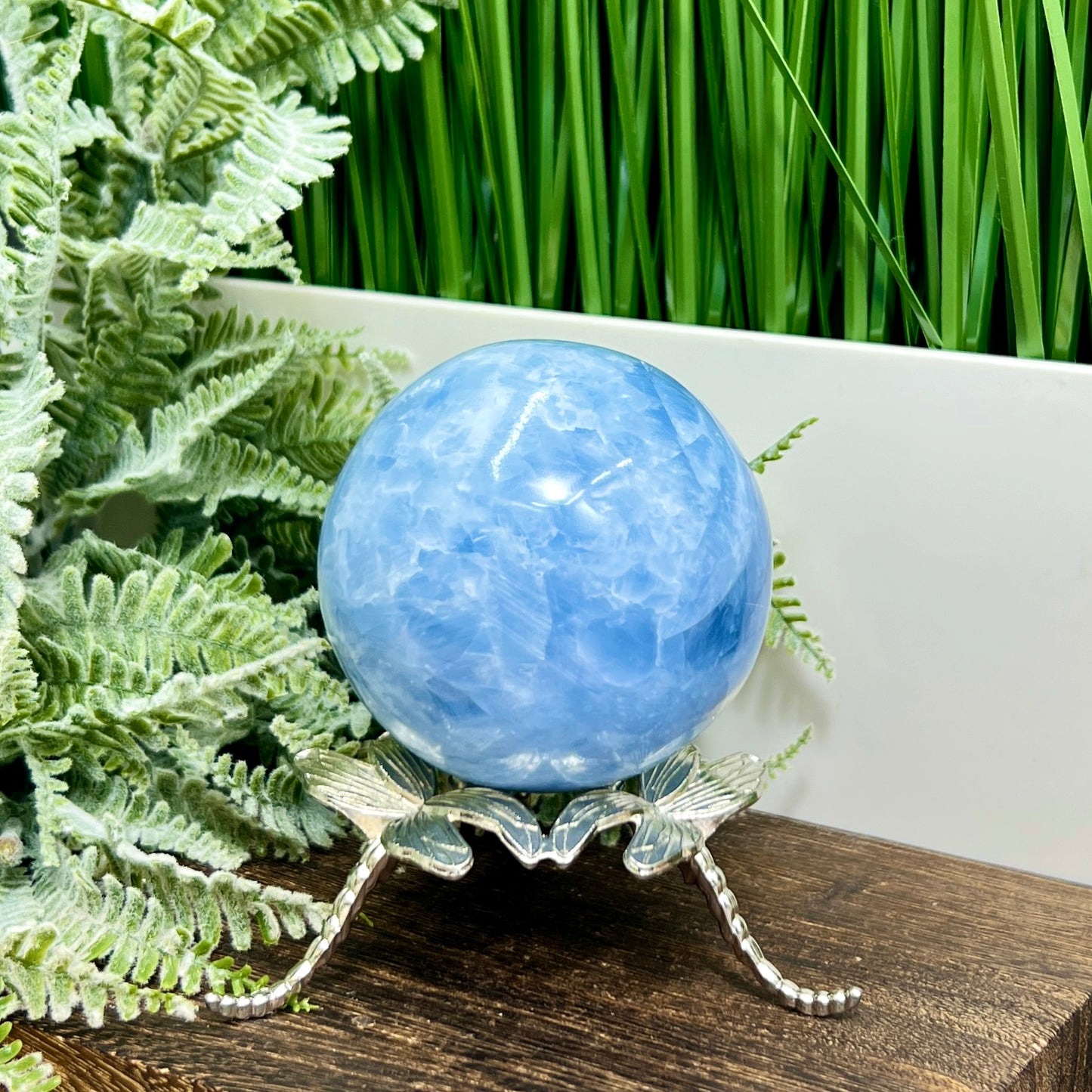 Blue Calcite Sphere Healing Crystal Ball 520g 72mm