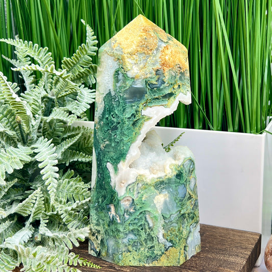 Moss Agate Tower Healing Crystal Generator 1354g 199mm