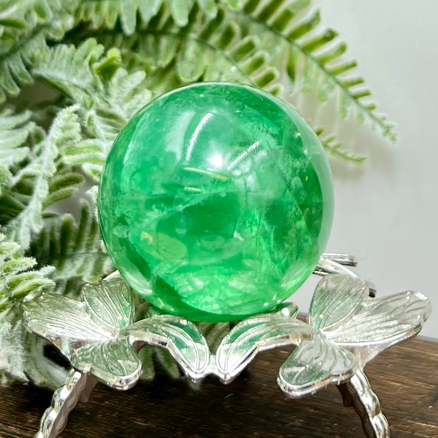 Fluorite Green Sphere Healing Crystal Ball 140g 44mm