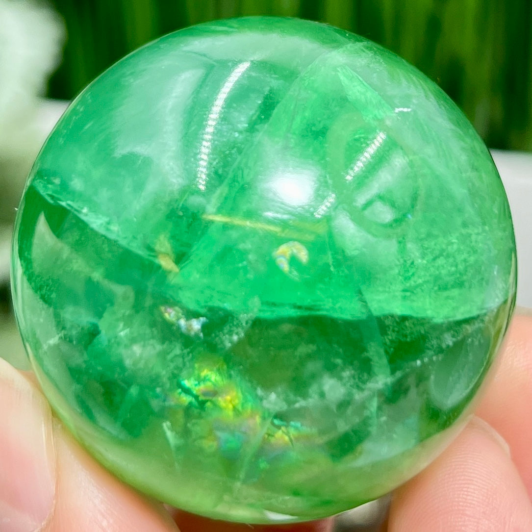 Fluorite Green Sphere Healing Crystal Ball 140g 44mm