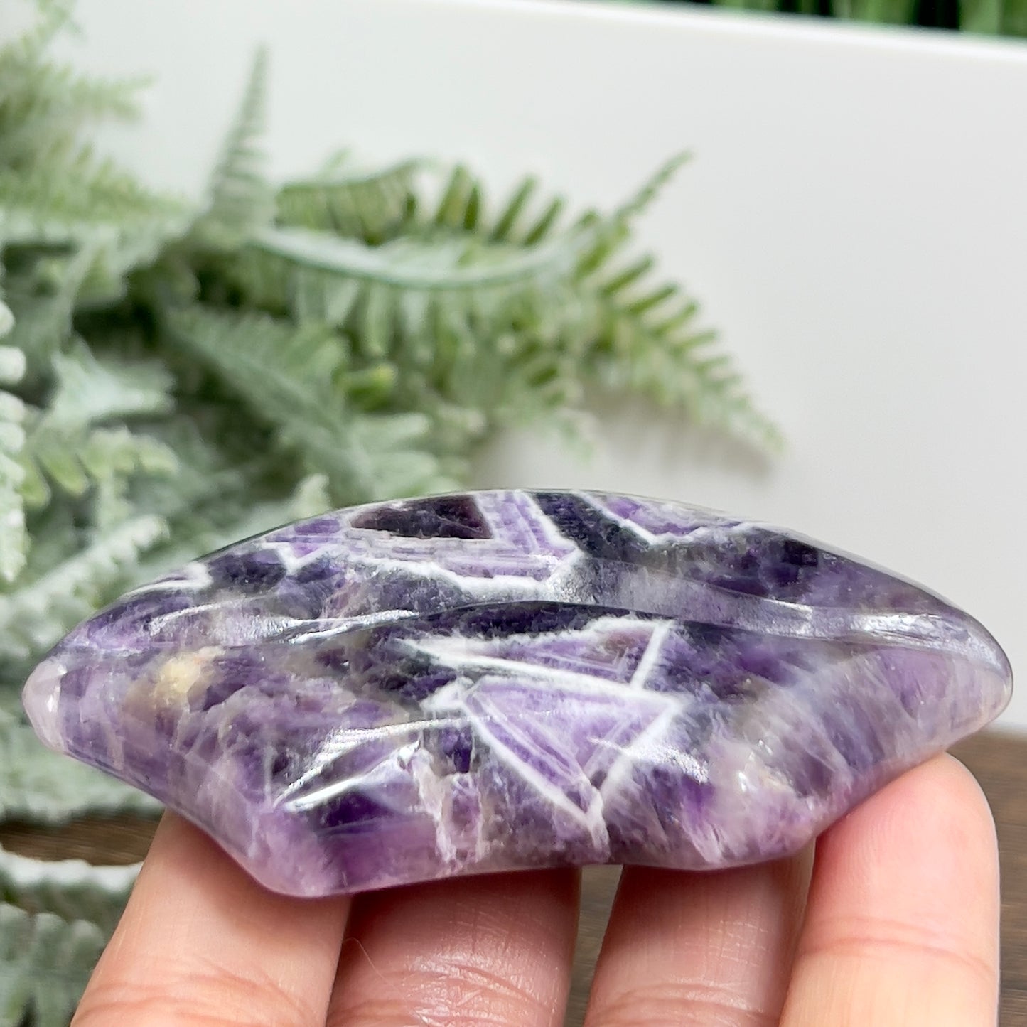 Chevron Dream Amethyst Lips with Stand Healing Crystal Carving 88g