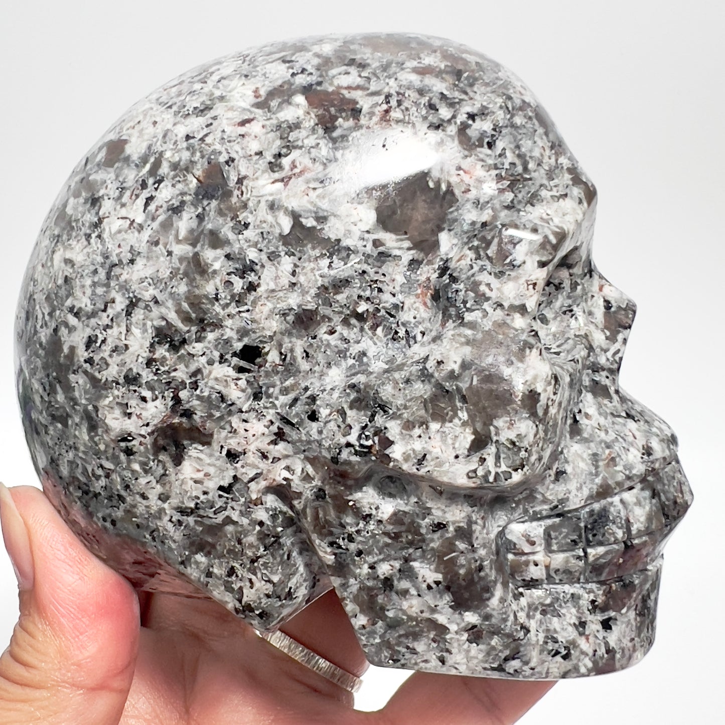 Yooperlite Skull UV Reactive Healing Crystal Carving 1025g