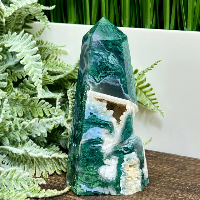 Moss Agate Tower Healing Crystal Generator 252g