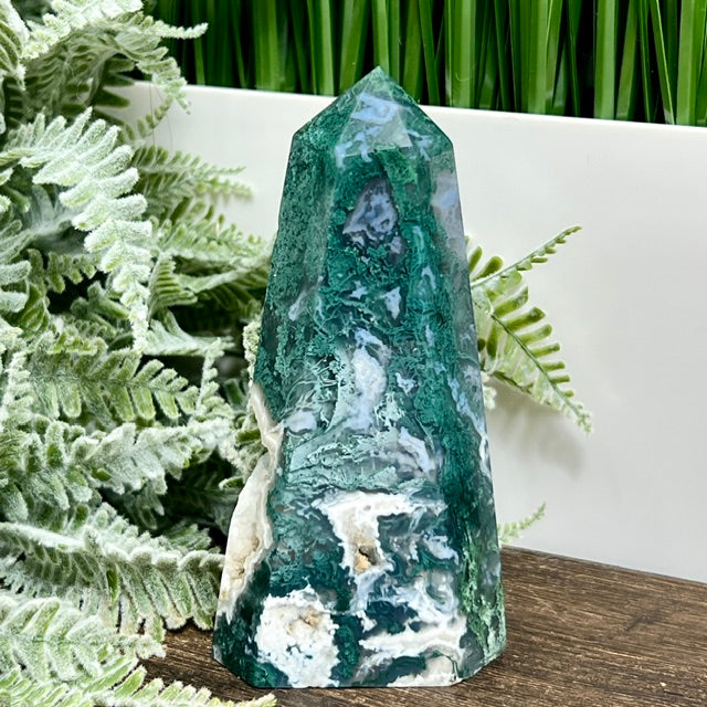 Moss Agate Tower Healing Crystal Generator 252g