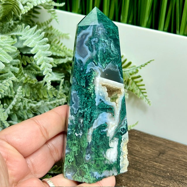 Moss Agate Tower Healing Crystal Generator 252g