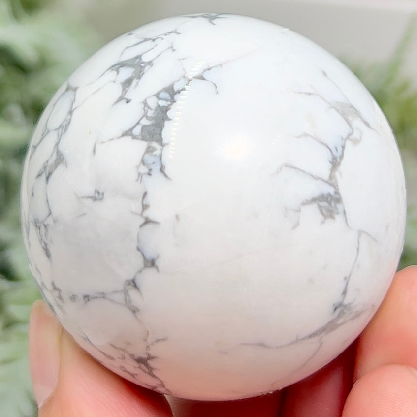 Howlite Sphere Healing White Crystal Ball 180g 49mm