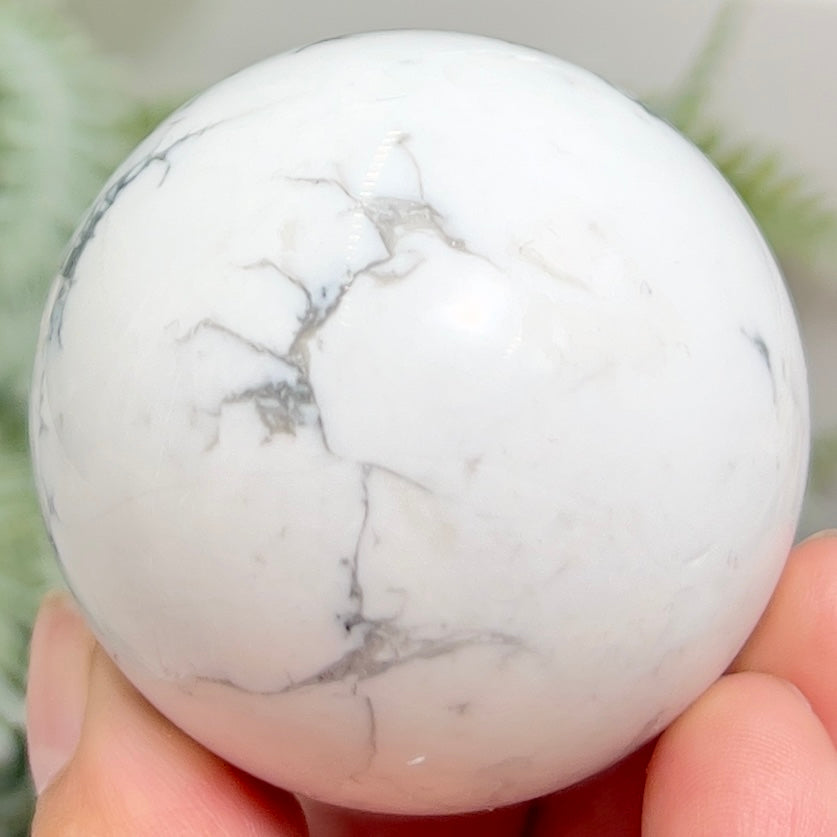 Howlite Sphere Healing White Crystal Ball 180g 49mm