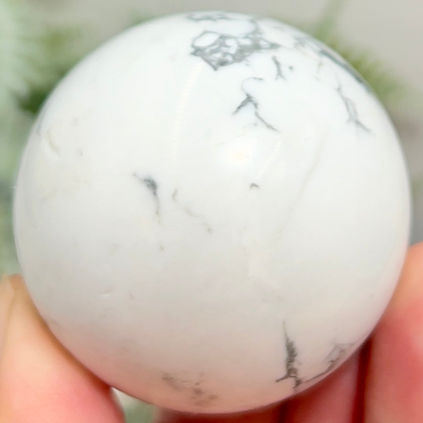 Howlite Sphere Healing White Crystal Ball 180g 49mm