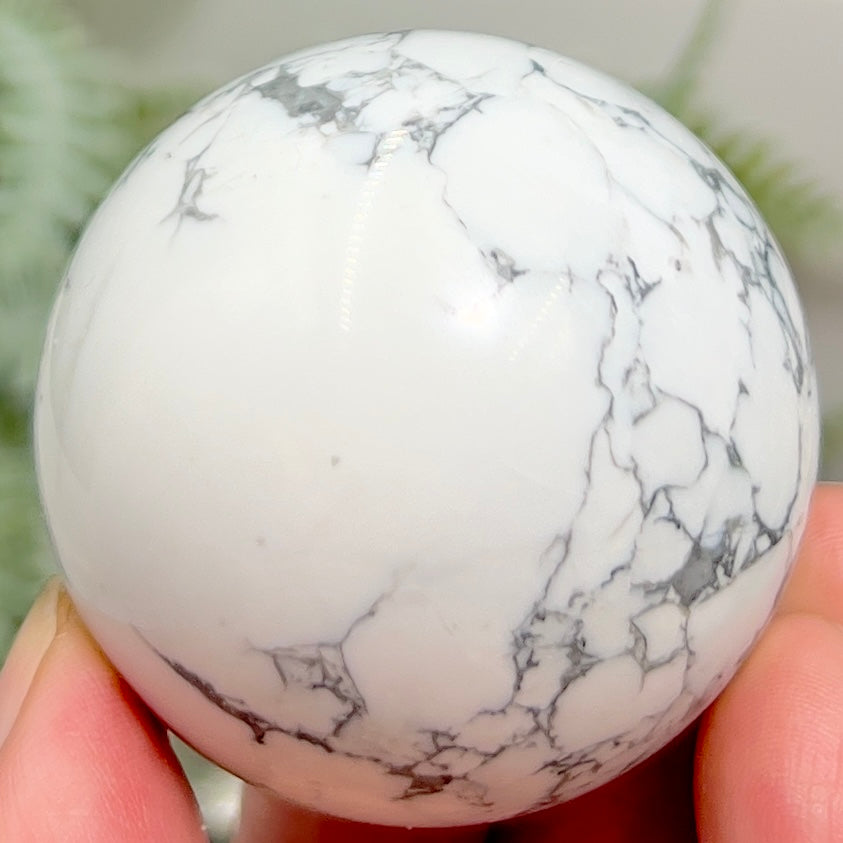 Howlite Sphere Healing White Crystal Ball 180g 49mm