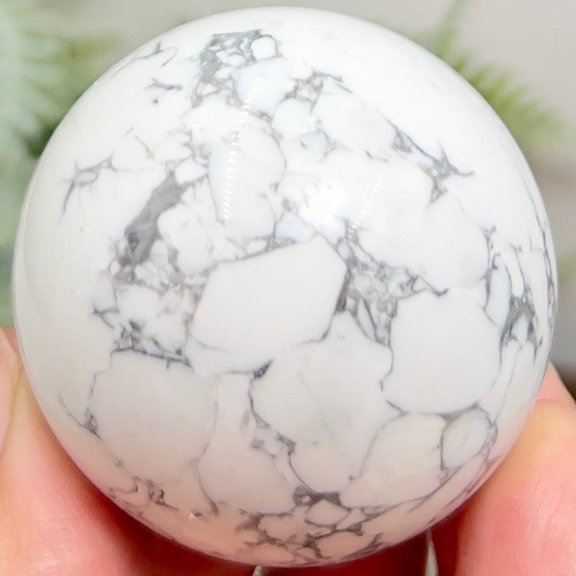 Howlite Sphere Healing White Crystal Ball 180g 49mm