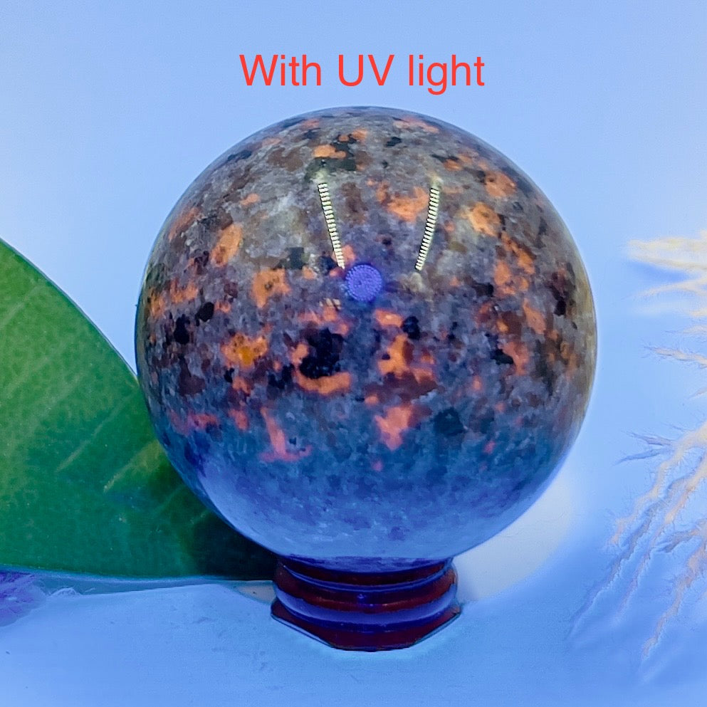 Yooperlite Sphere UV Reactive Healing Crystal Ball 500g 70mm