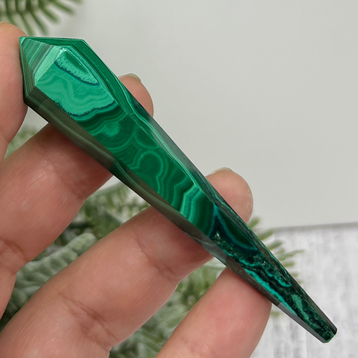 Malachite Wand with Stand Crystal 32g 84mm