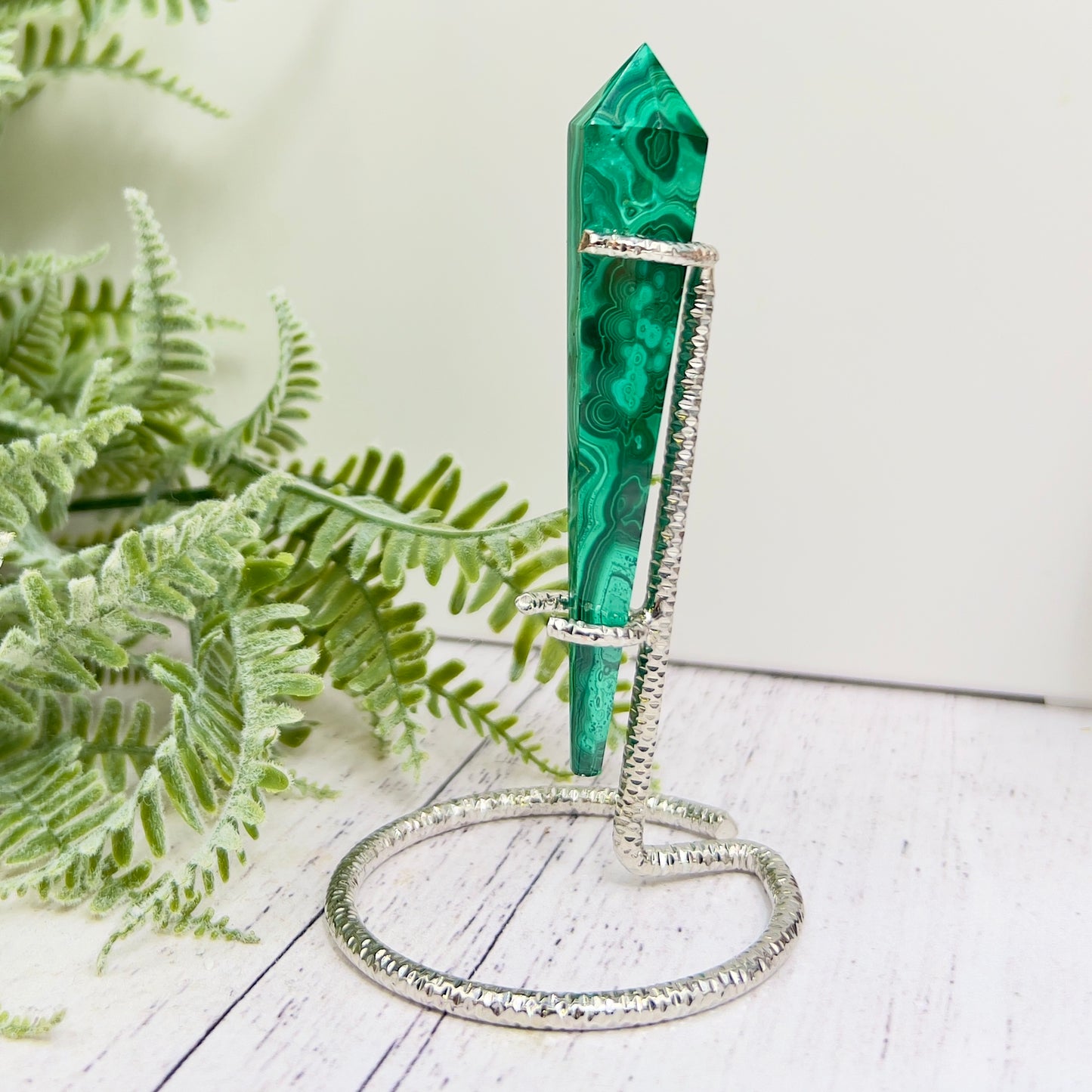 Malachite Wand with Stand Crystal 32g 92mm