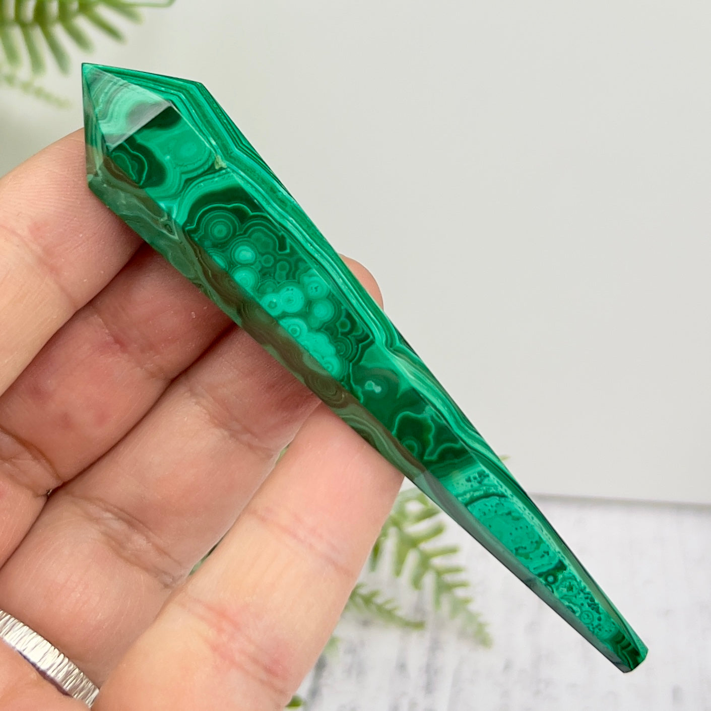 Malachite Wand with Stand Crystal 32g 92mm