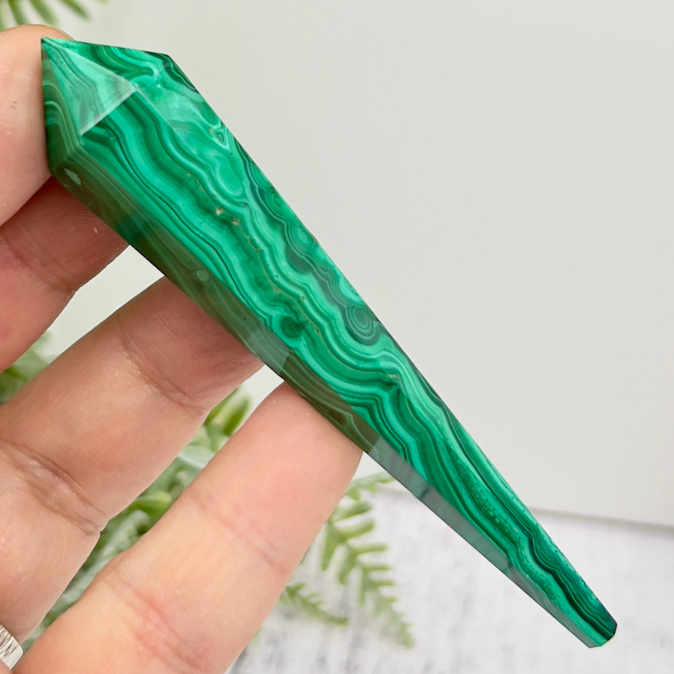 Malachite Wand with Stand Crystal 32g 92mm