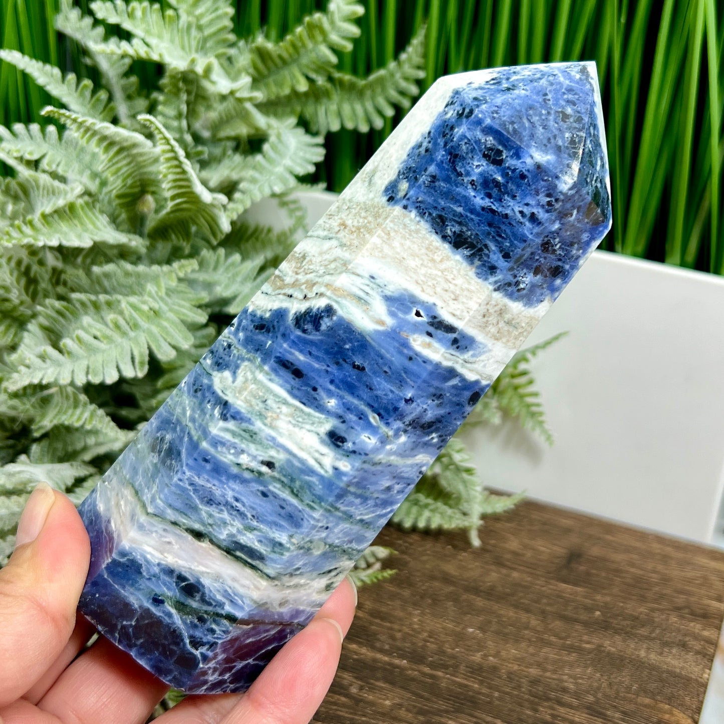 Sodalite Poets Stone Blue Tower Healing Crystal Generator 518g 151mm