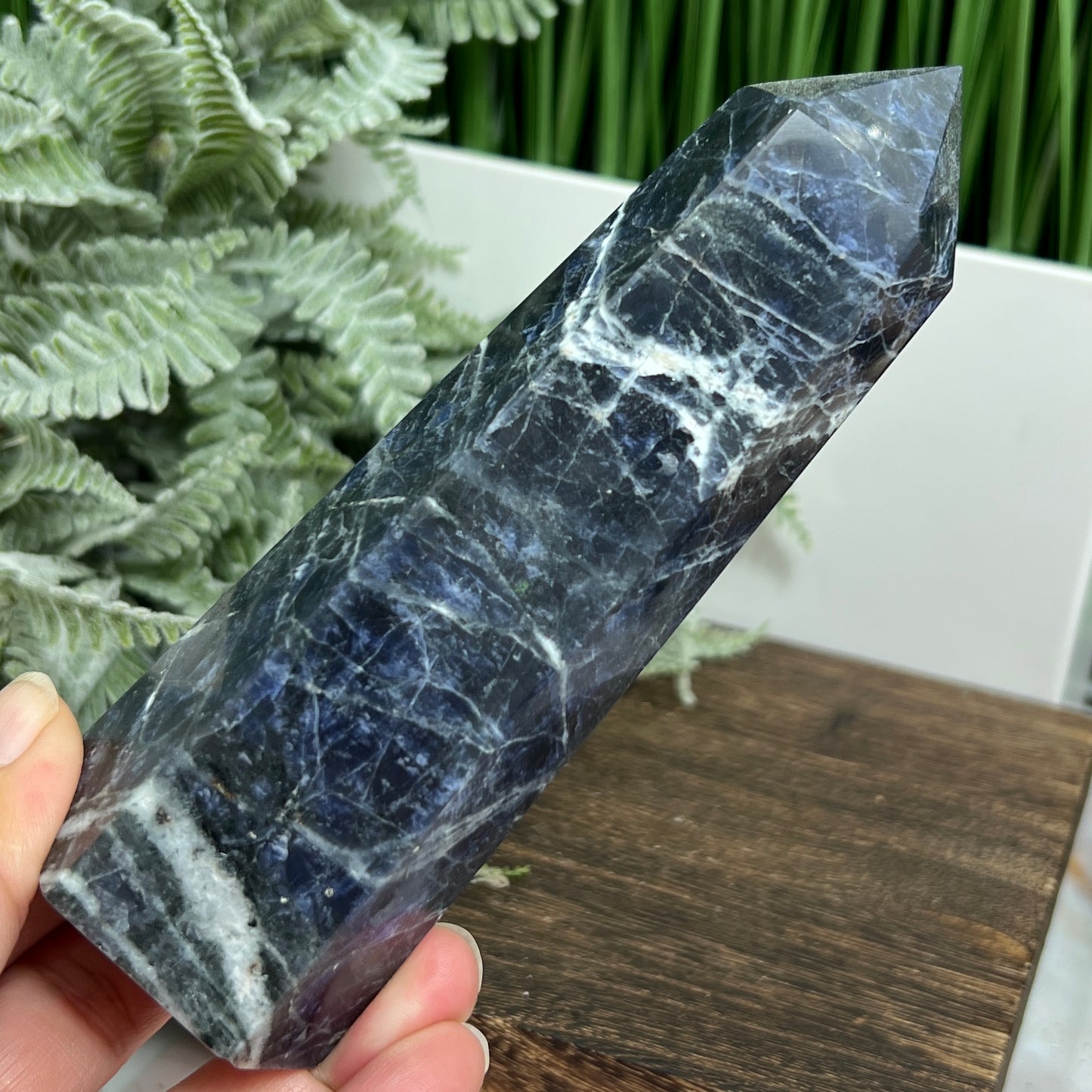 Sodalite Poets Stone Blue Tower Healing Crystal Generator 400g 146mm