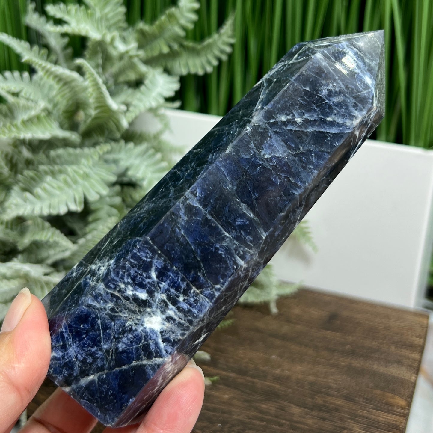 Sodalite Poets Stone Blue Tower Healing Crystal Generator 400g 146mm