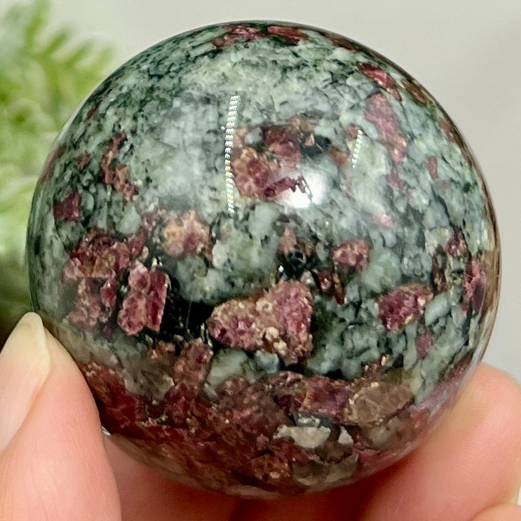 Eudialyte Garnet Feldspar Niter Rare Sphere UV Reactive Crystal Ball 146g 47mm