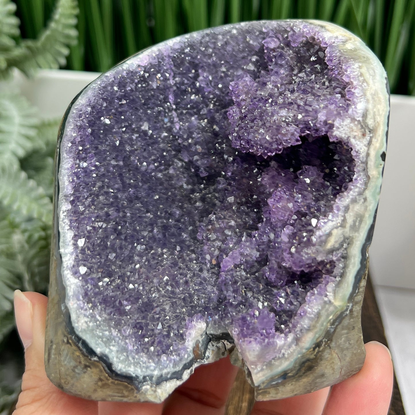 Amethyst Geode Cluster Cave Healing Natural Crystal 544g