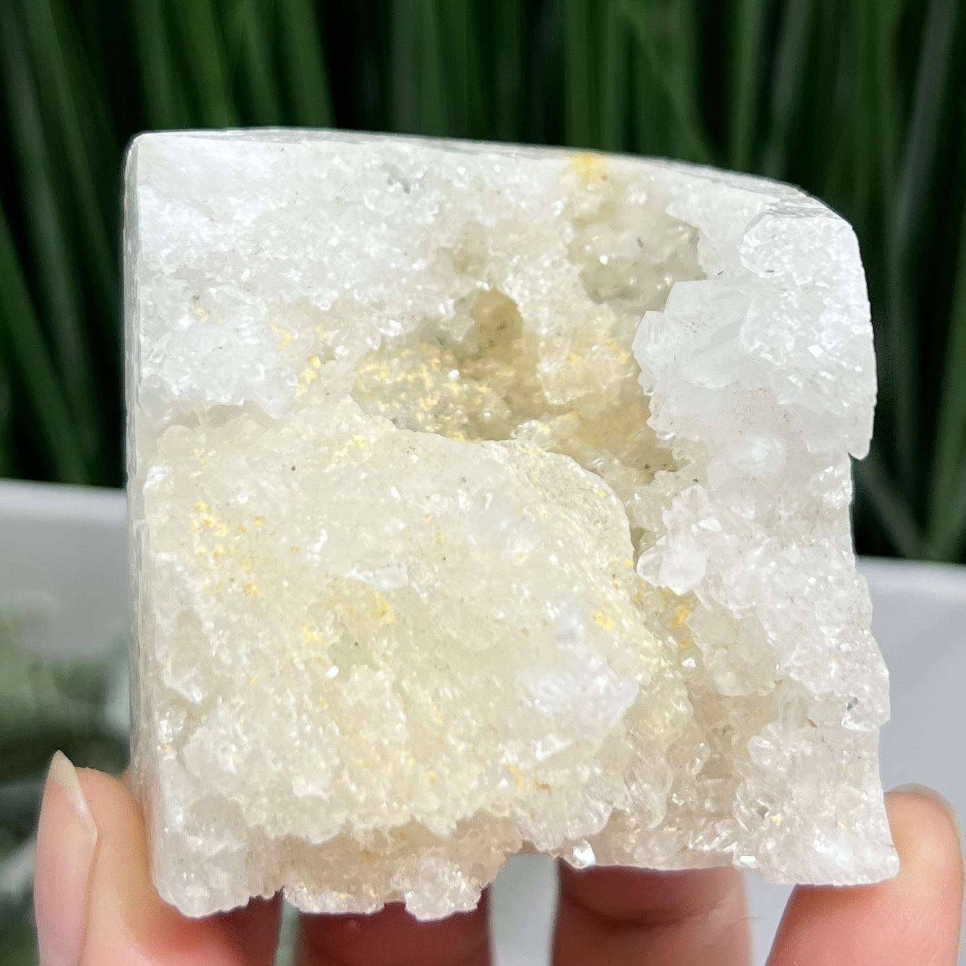 Druzy Agate Crystal Specimen 122g