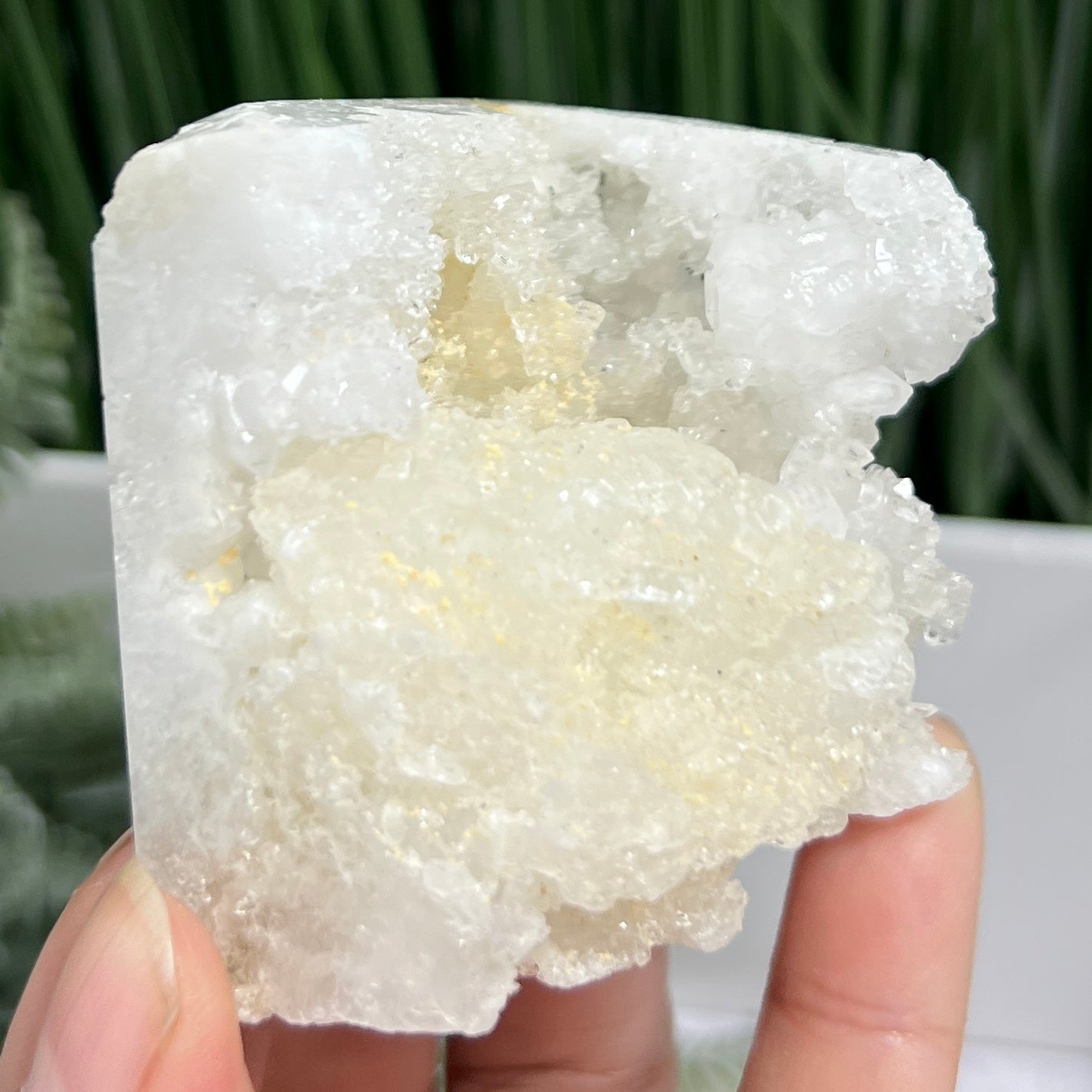 Druzy Agate Crystal Specimen 122g