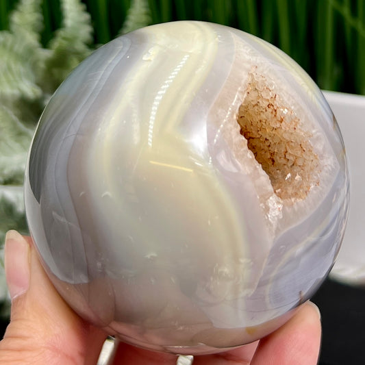 Agate Quartz Sphere Healing Crystal Ball 556g 75mm