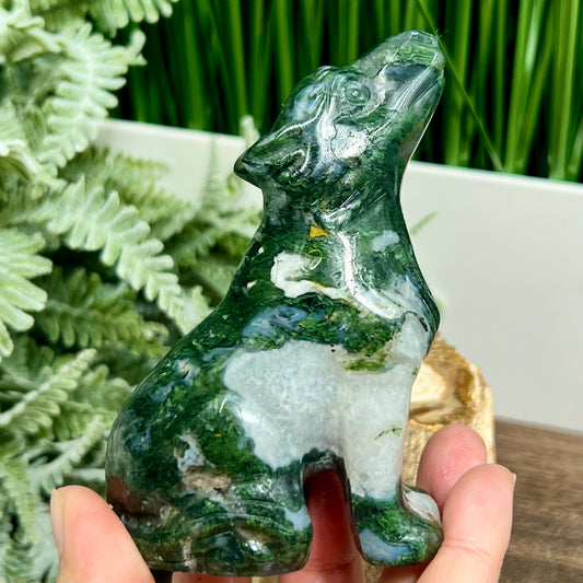 Moss Agate with Quartz Howling Wolf Healing Crystal Animal Carving 253g