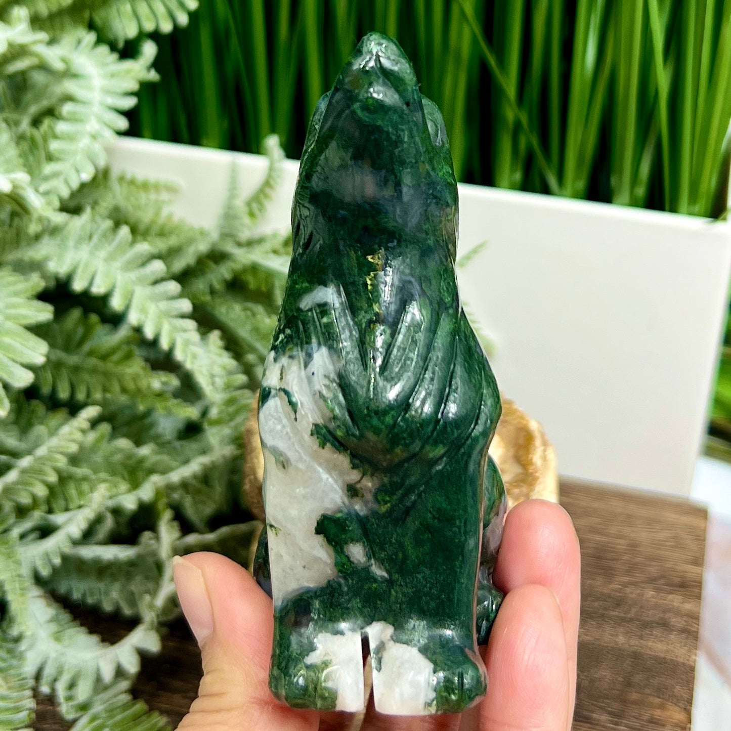 Moss Agate with Quartz Howling Wolf Healing Crystal Animal Carving 253g